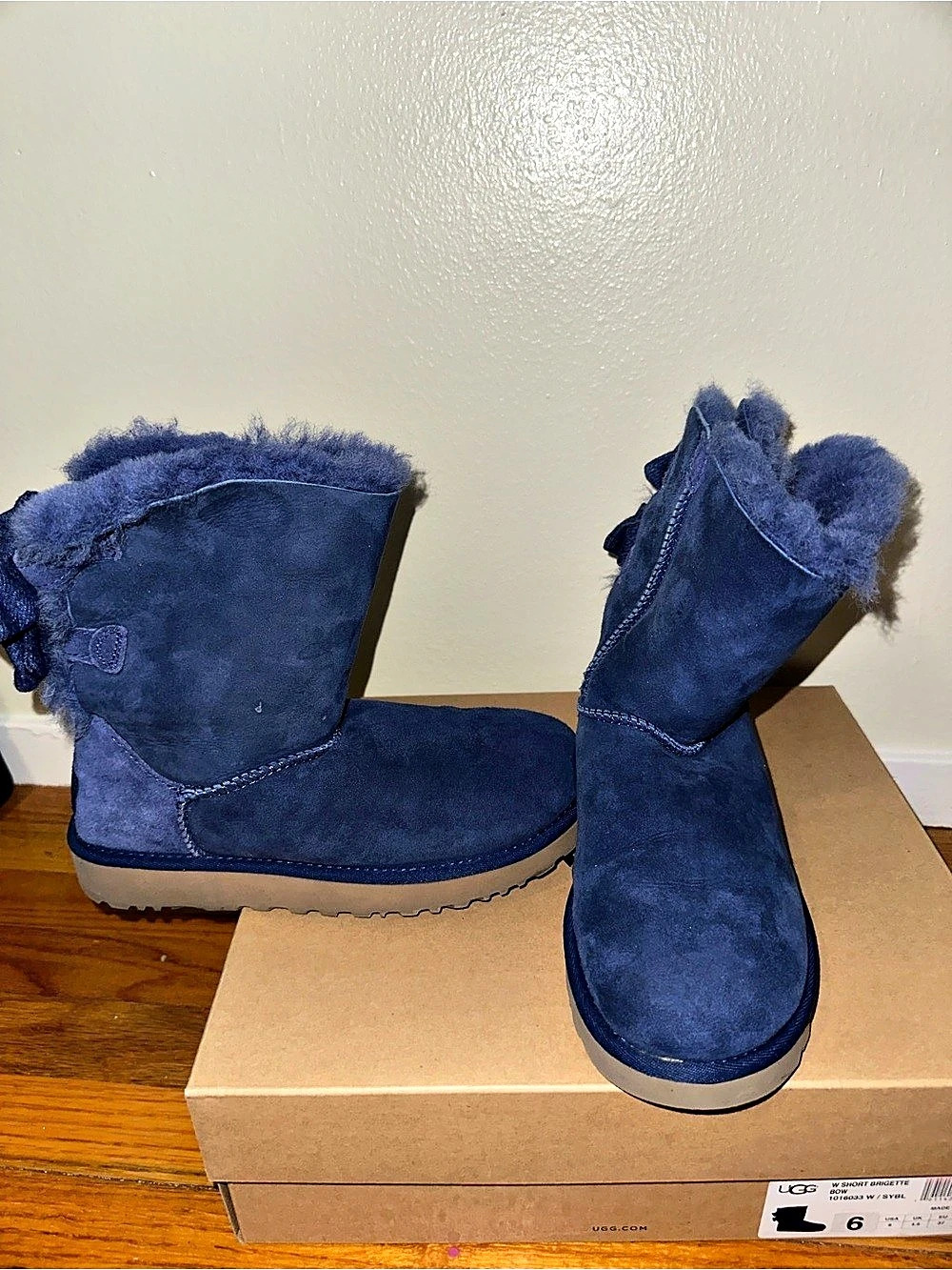 UGG Short Brigitte Bow Boots Blue US 6 Like New